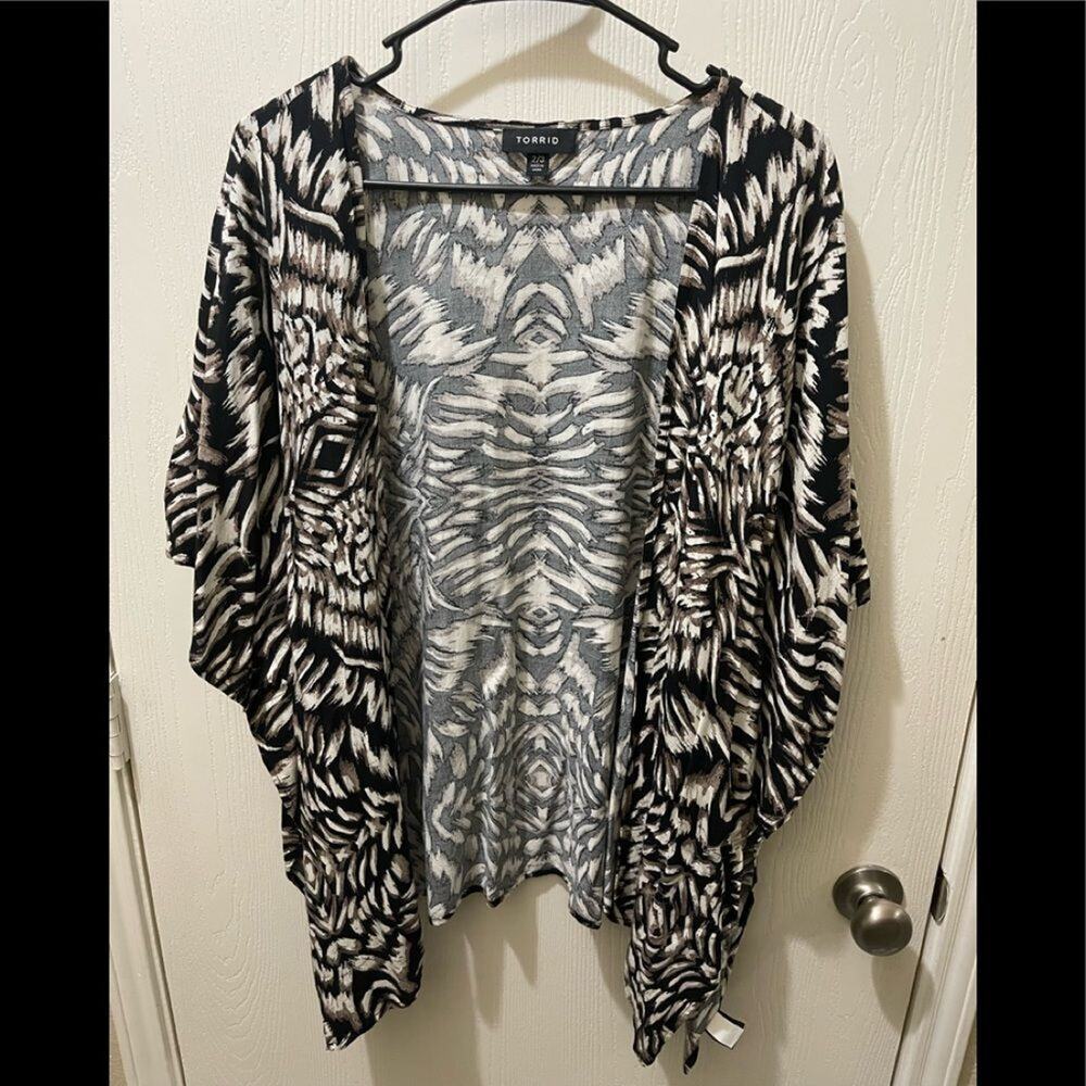 Torrid‎ Kimono